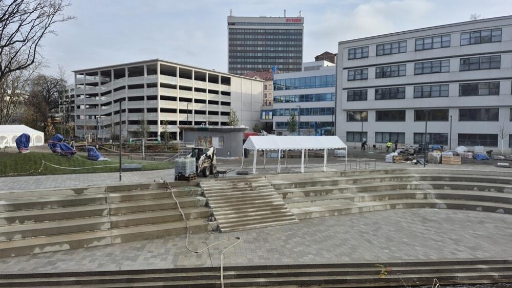 Náplavka před otevřením.